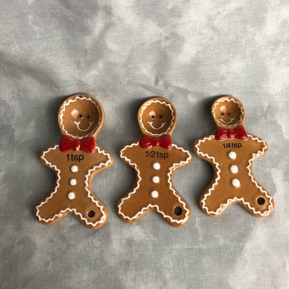 Pier 1 Other - Pier 1 gingerbread teaspoon measuring set